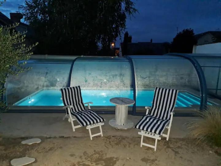 Chambre Bleue Avec Acces Plage Bourges Exterior foto